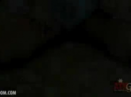 क्रिस्टन स्कॉट और ऑटम फॉल्स कैमरे के सामने हस्तमैथुन करना पसंद करते हैं, देर रात