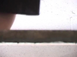घर का बना। एक सैंडल से एक सेलिब्रिटी नग्न स्ट्रिपिंग का लोंग टीज़र वीडियो
