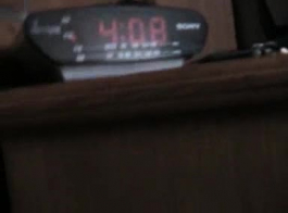 कारमेन वेलुअर कैमरे के सामने, अपने विशाल बिस्तर में मोटे तौर पर सेक्स कर रहे हैं।